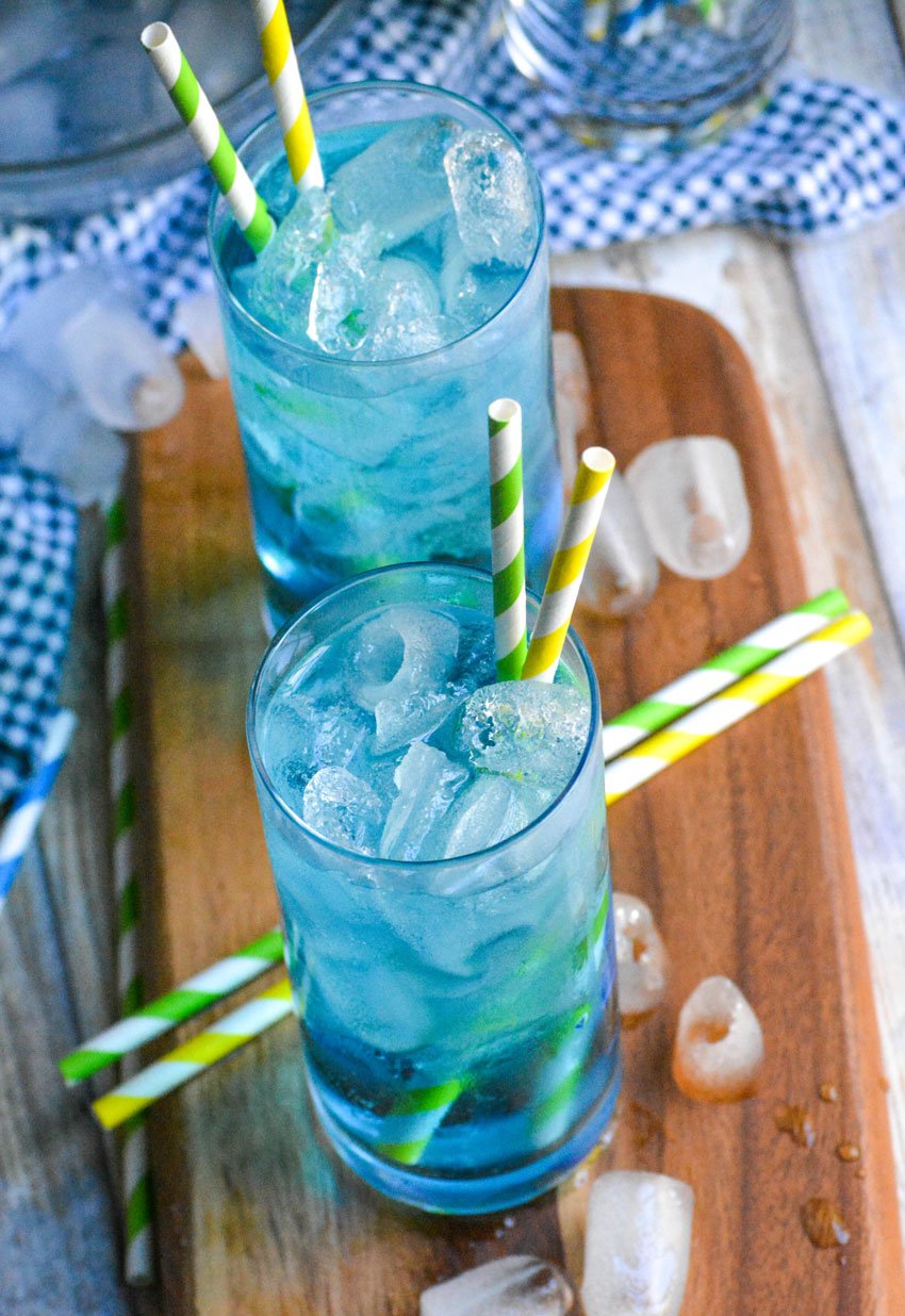 copycat sonic ocean water in two tall glasses with paper straws