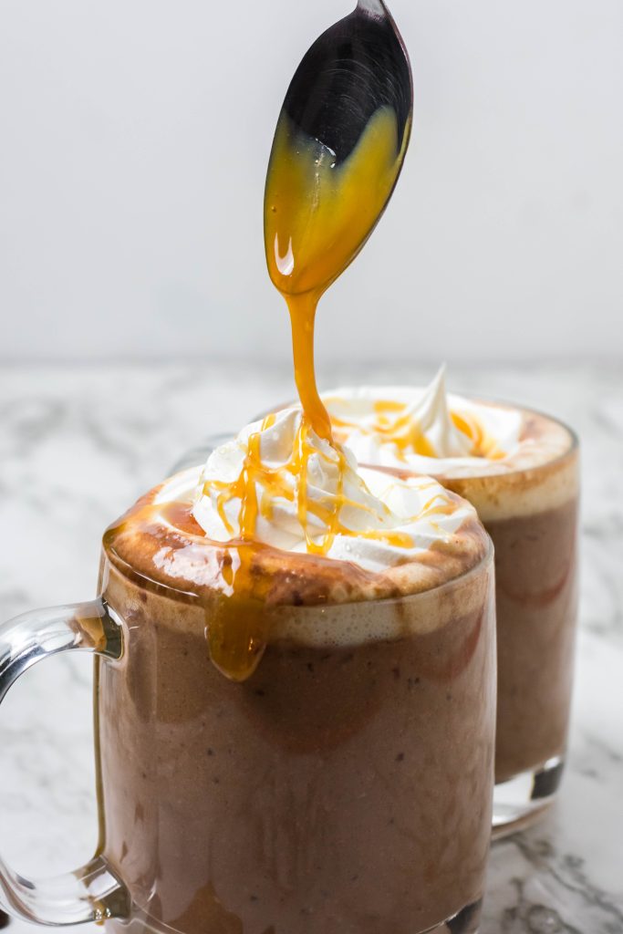 https://4sonrus.com/wp-content/uploads/2016/01/Slow-Cooker-Salted-Caramel-Hot-Chocolate-5-683x1024.jpg