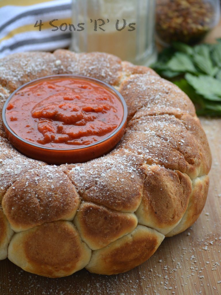 Pepperoni Pizza Pull Apart Bread