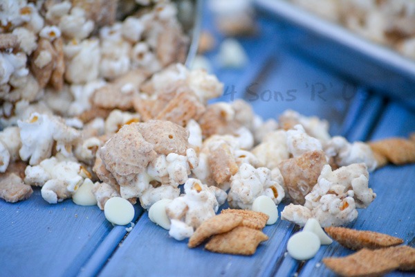 Cinnamon Toast Crunch White Chocolate Popcorn