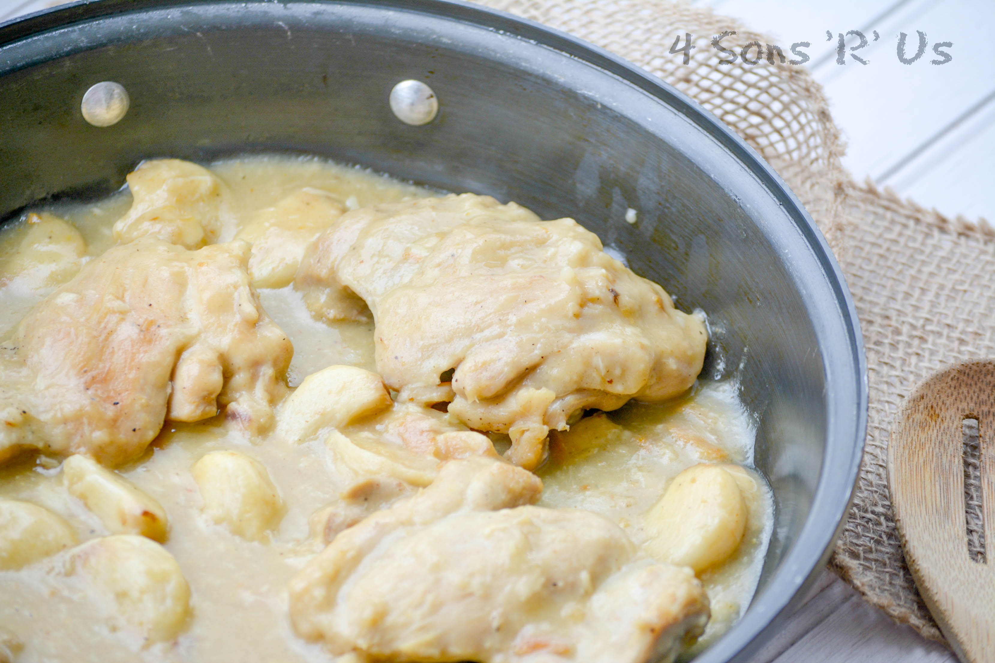 Rustic Pan Seared Chicken Thighs with Garlic Gravy 4 Sons 'R' Us