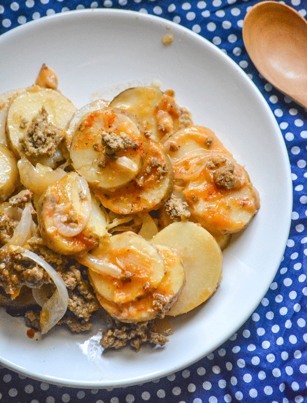 Slow Cooker Beef & Potatoes Au Gratin - 4 Sons 'R' Us