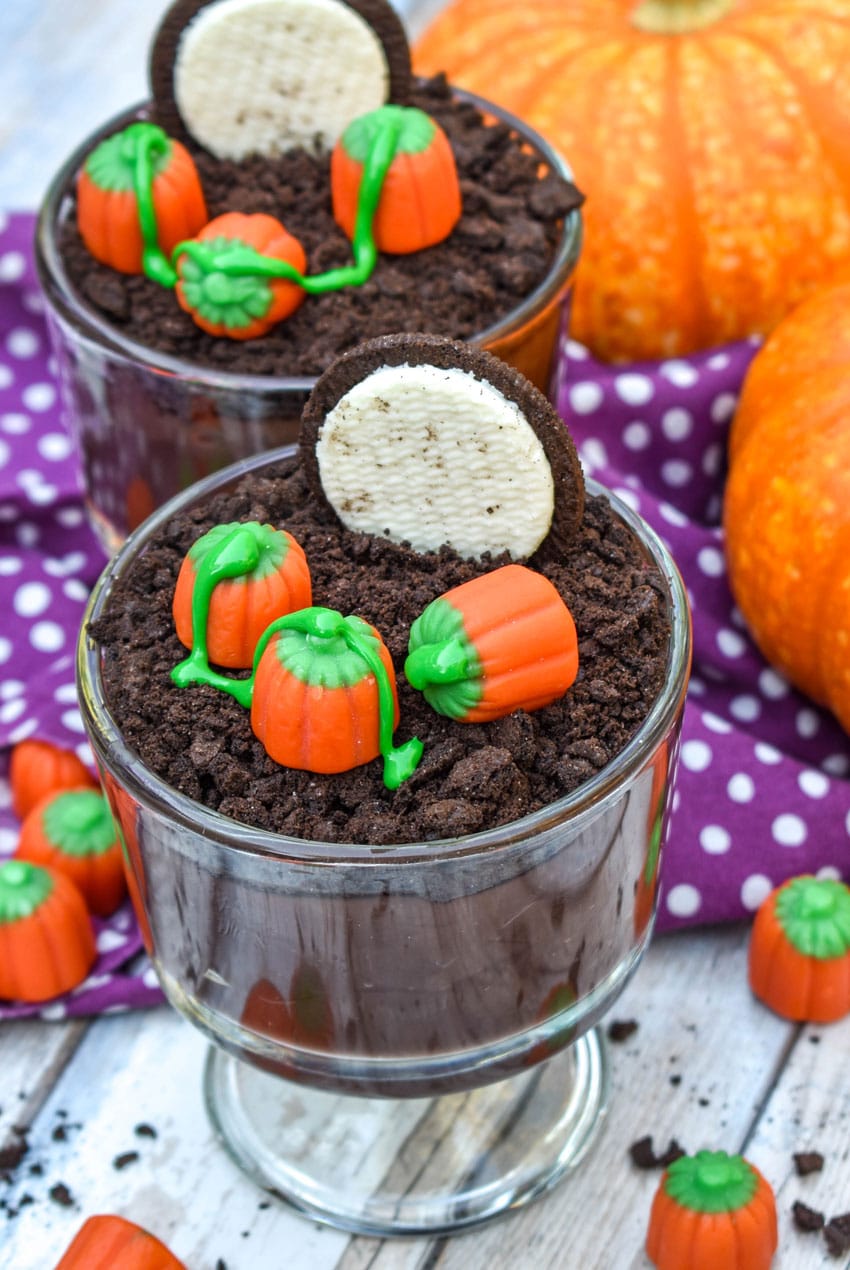 moonlit pumpkin patch pudding snacks in two glass bowls