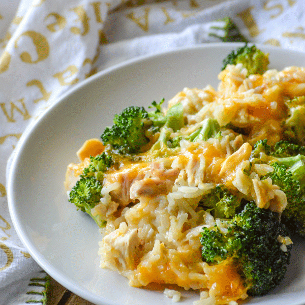 One Pot Cheesy Chicken Broccoli & Rice - 4 Sons 'R' Us