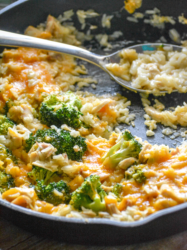 One Pot Cheesy Chicken Broccoli & Rice - 4 Sons 'R' Us