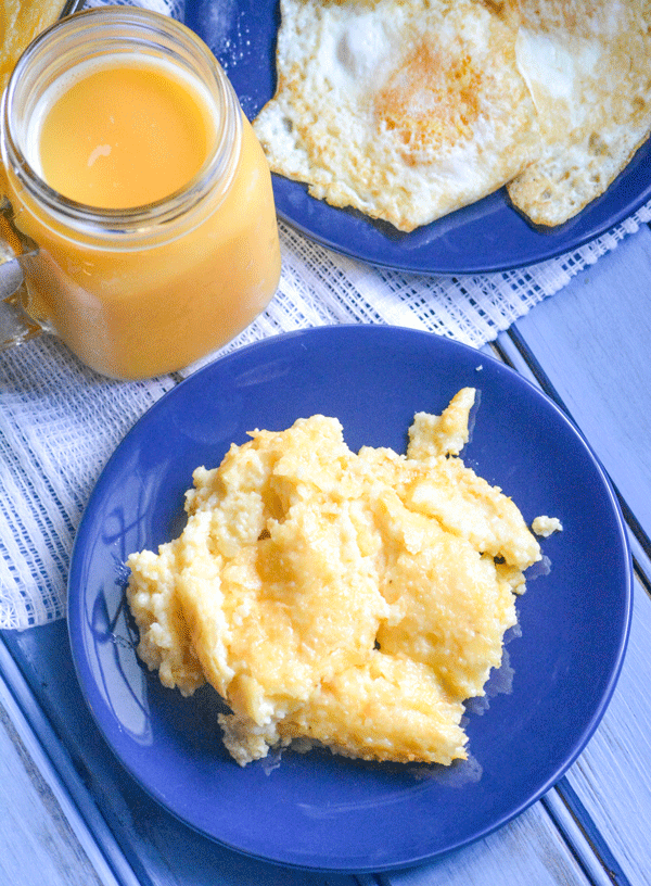 Three Cheese Grits Breakfast Casserole