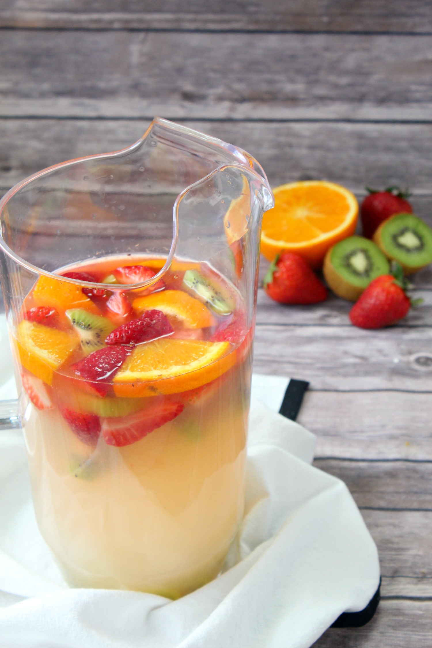 Tropical White Wine Sangria 4 Sons 'R' Us