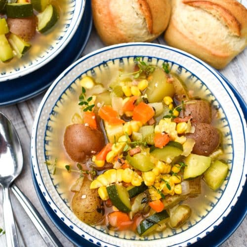 https://4sonrus.com/wp-content/uploads/2018/08/summer-soup-with-corn-zucchini-8-500x500.jpg