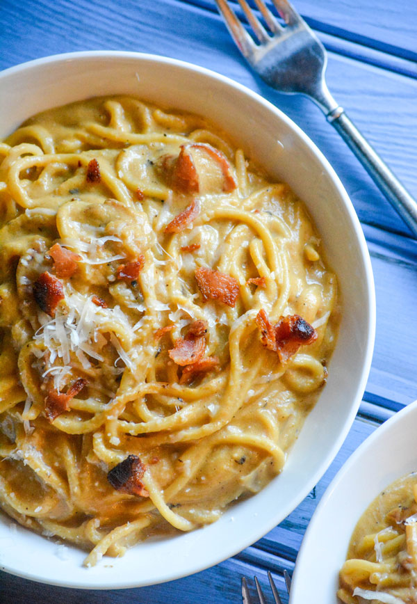 One Pot Creamy Pumpkin & Bacon Pasta #PumpkinWeek