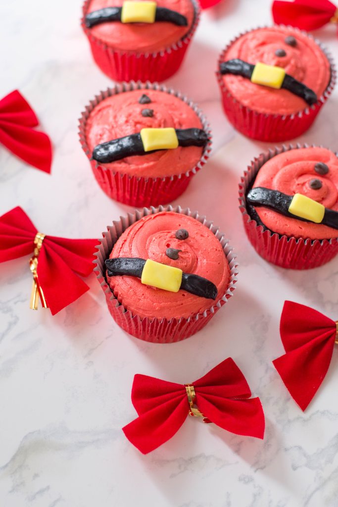 Santa Belt Cupcakes