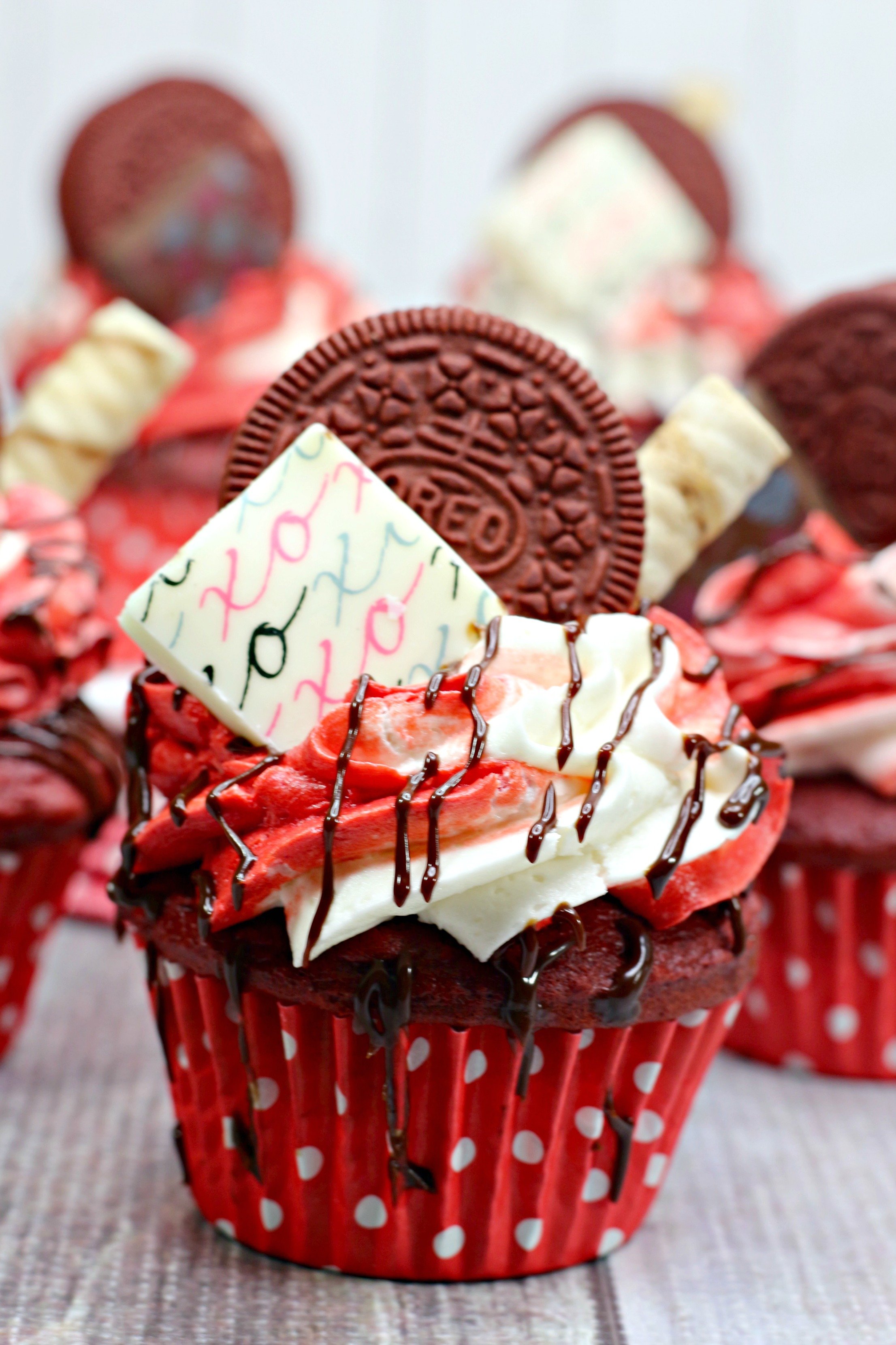 The Ultimate Sweetheart Red Velvet Cupcakes - 4 Sons &amp;#39;R&amp;#39; Us