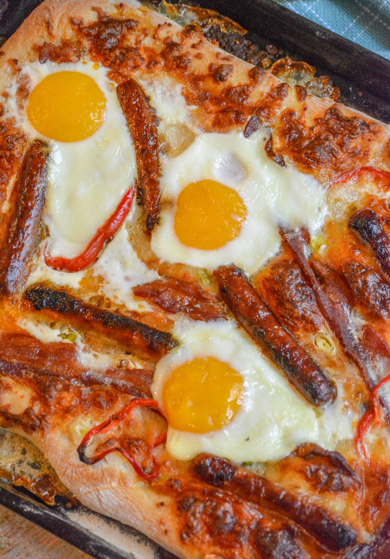 Sheet Pan Breakfast Pizza