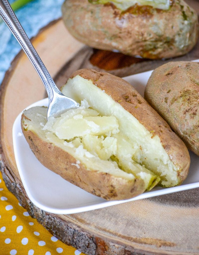 10-Minute Microwave Baked Potatoes - Family Food on the Table