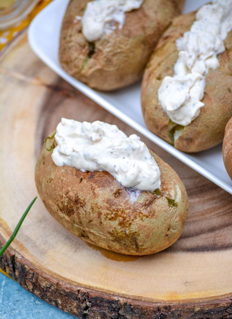 10 Minute Microwave Baked Potatoes