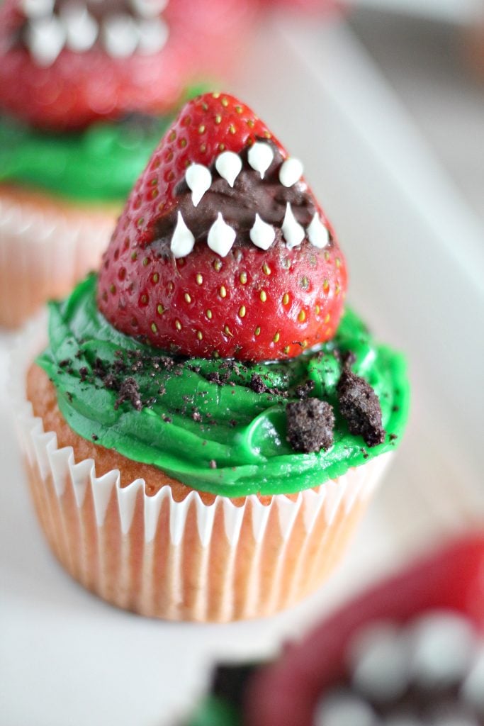 Monster Strawberry Cupcakes #HalloweenTreatsWeek