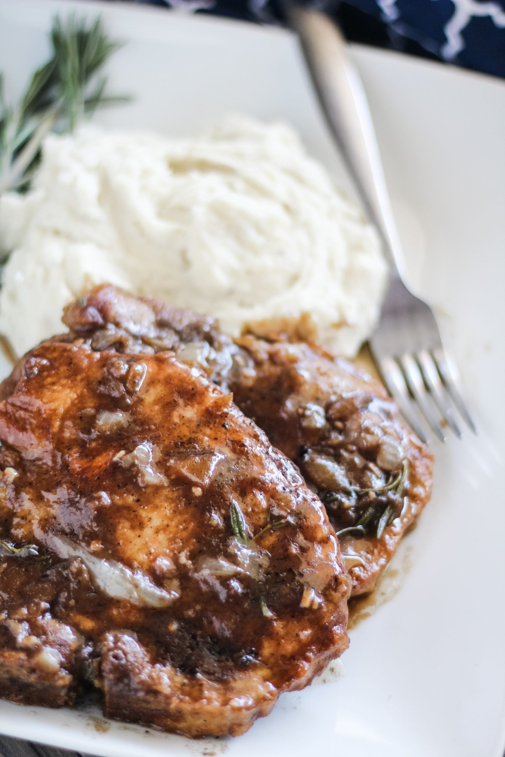 Smothered Pork Chops in Brown Gravy 4 Sons 'R' Us