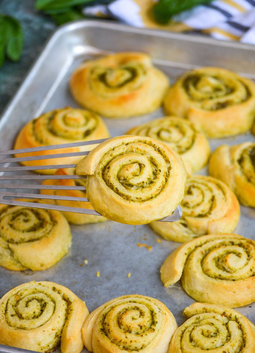 Pesto Pinwheels - 4 Sons 'R' Us