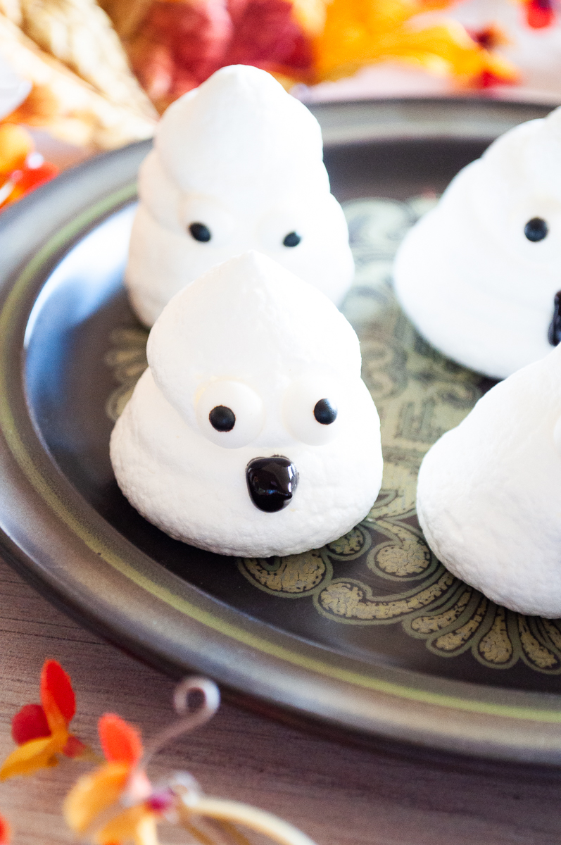 BOO Meringue Cookies #HalloweenTreatsWeek - 4 Sons 'R' Us