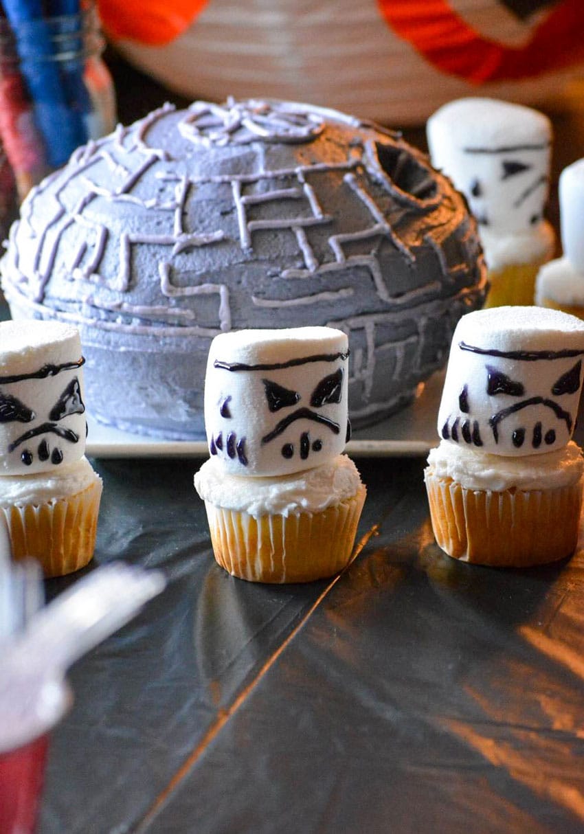 https://4sonrus.com/wp-content/uploads/2023/06/Star-Wars-Party-Pics-2.jpg