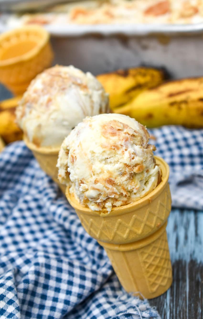 scoops of no churn banana pudding ice cream in ice cream cones